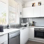 Beach Side Getaway - Brighton Le-Sands 2 Bedroom Apartment